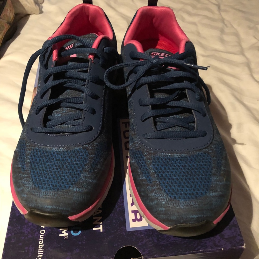 Skechers  nurse shoes. Brand New